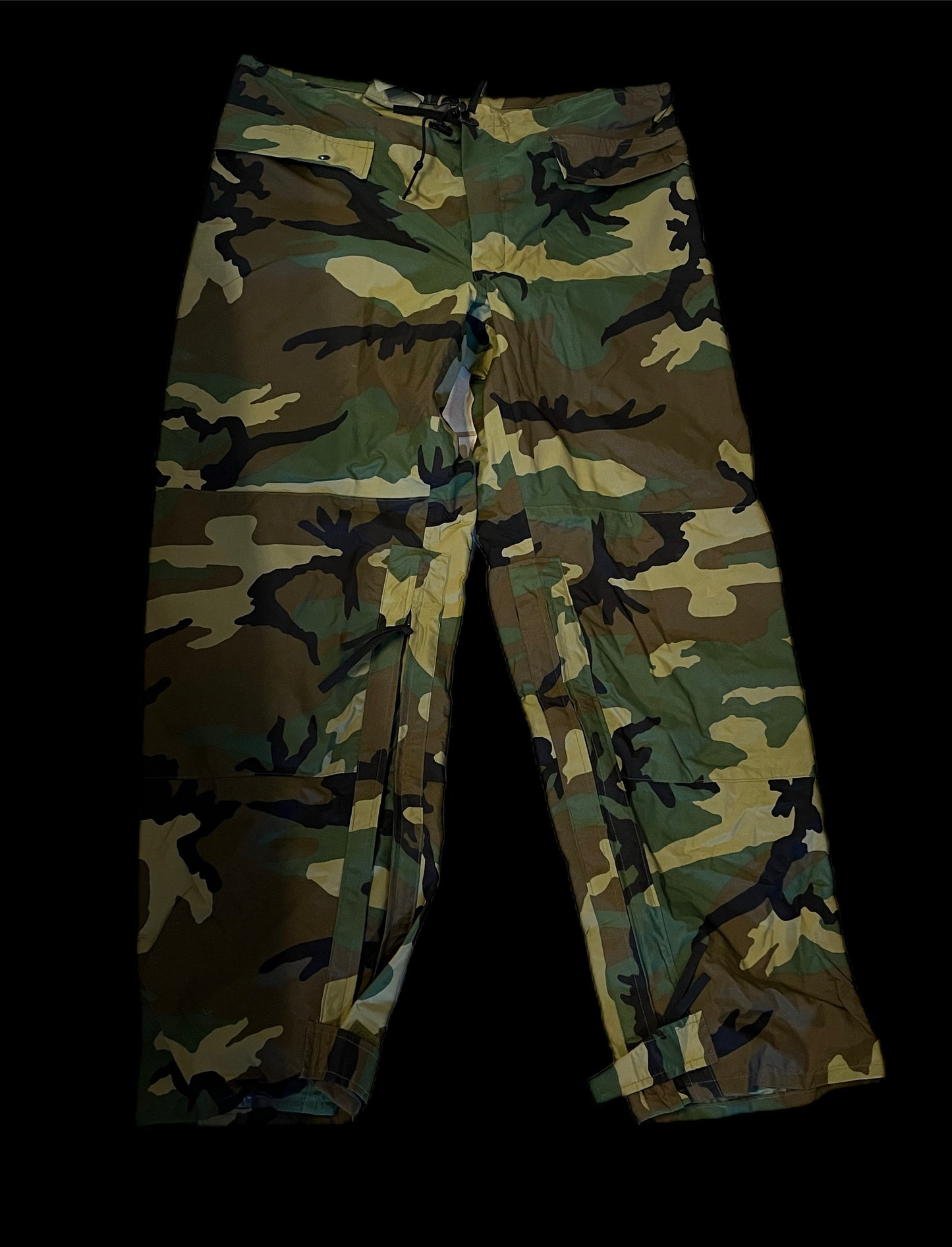 M81 Woodland Rain Pants Size Medium New (Garage Sale Item)