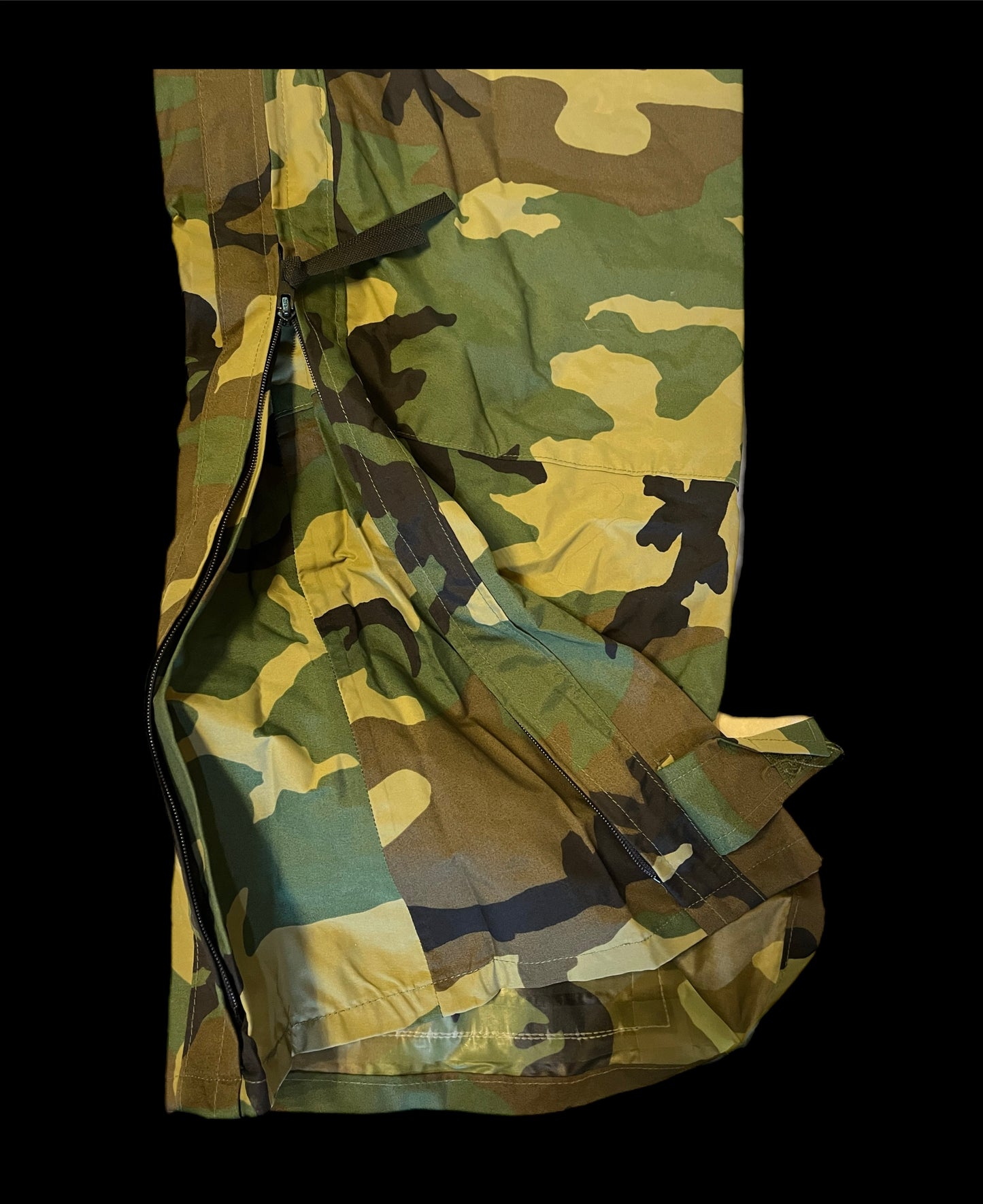 M81 Woodland Rain Pants Size Medium New (Garage Sale Item)