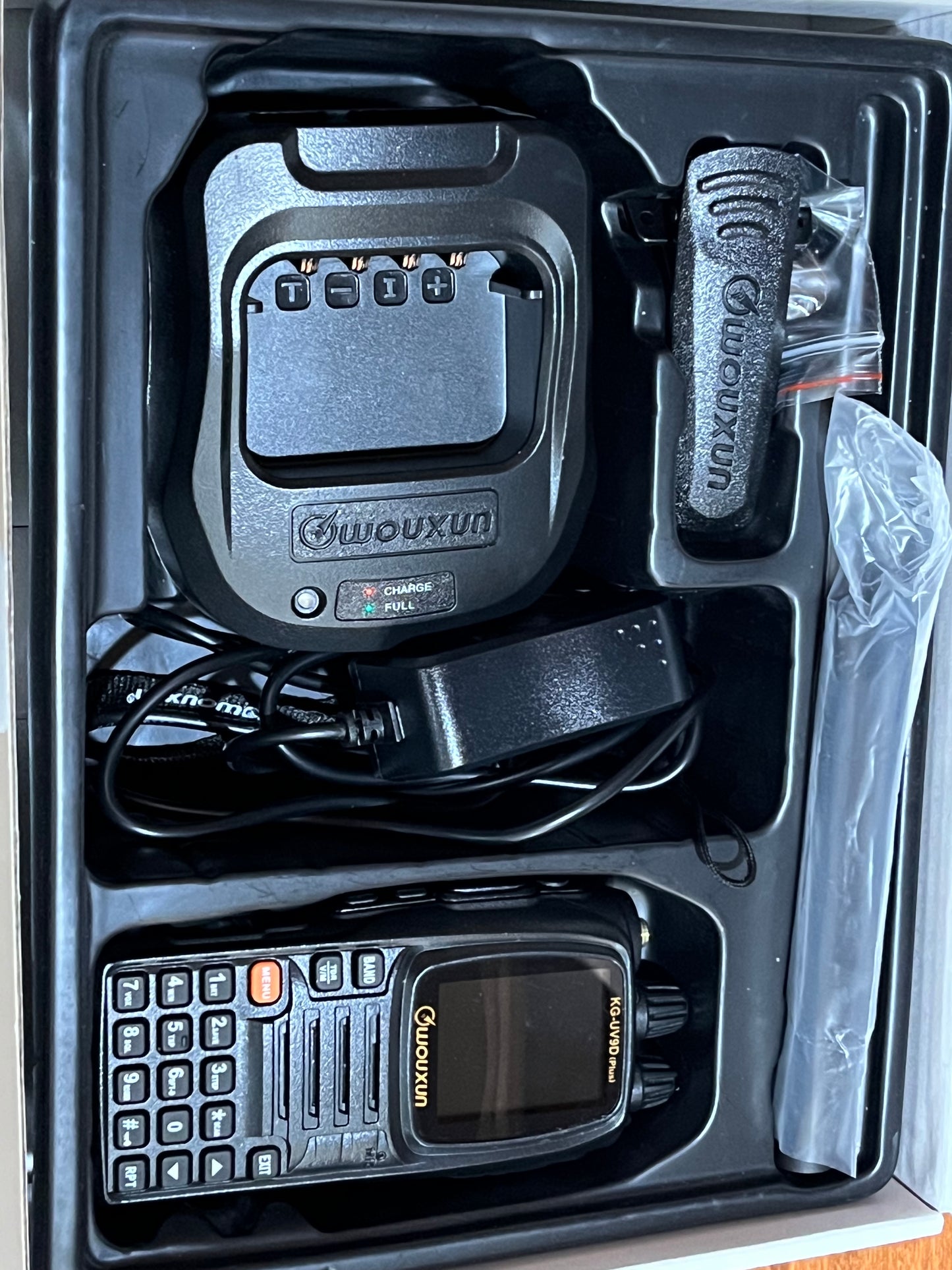 Woxun KG 9V PLUS Radio (GARAGE SALE ITEM)