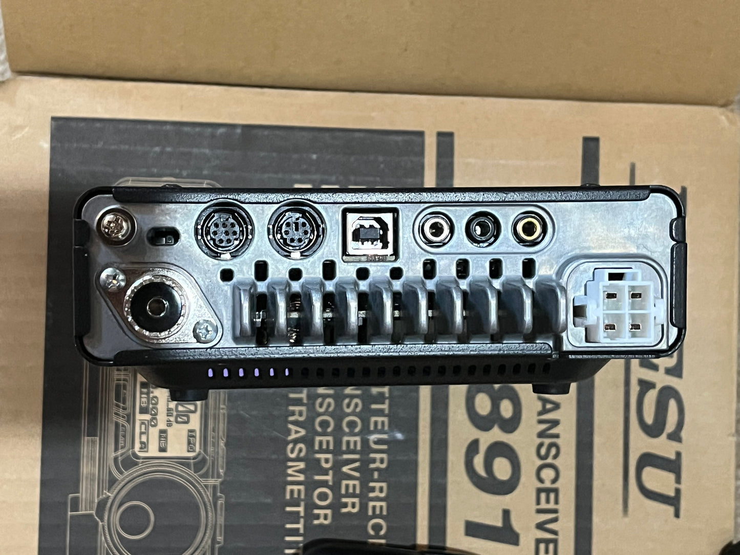 Yaesu FT 891 HF Radio and power supply (Garage Sale Item)