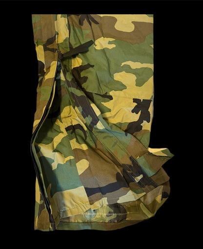 M81 Woodland Rain Pants Size Medium New  (Garage Sale Item)