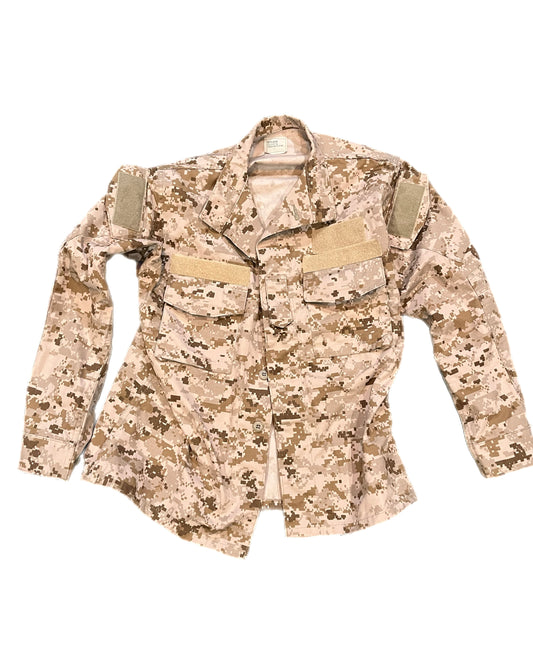 AOR 1 Combat Uniform full set NEW no tags MED Regular (Garage Sale Item)