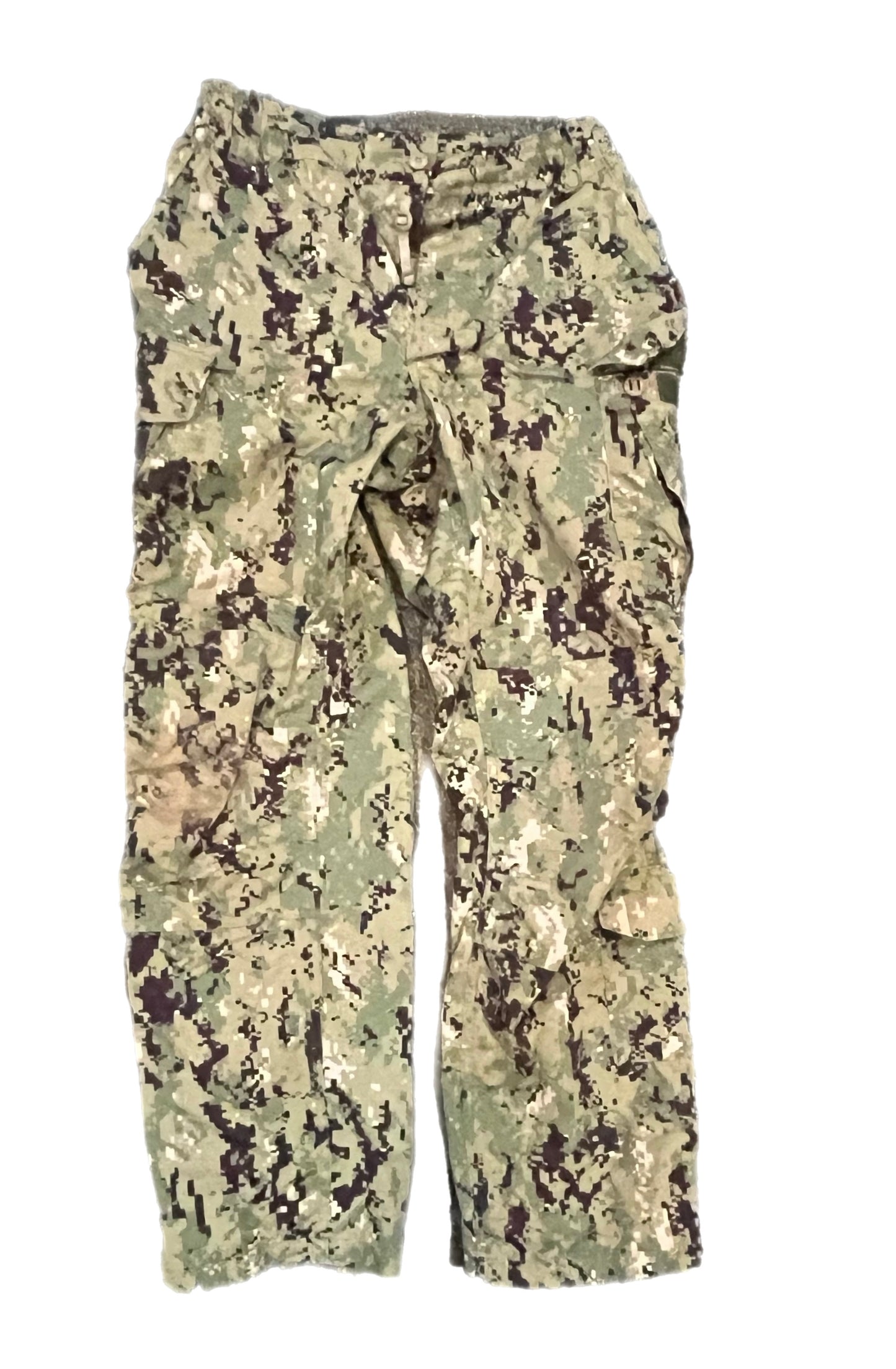 AOR 2 Combat Uniform MED Regular (Garage Sale Item)